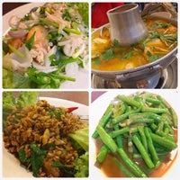 Das Foto wurde bei Chokdee Thai Cuisine von Living D. am 6/25/2017 aufgenommen