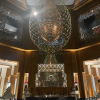 Foto diambil di Mövenpick Hotel Mansour Eddahbi Marrakech oleh O📿 pada 12/14/2022