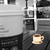 Photo prise au The Coffee Bean &amp;amp; Tea Leaf par Saad A. le7/27/2016