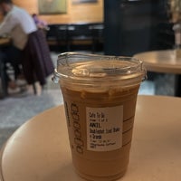 Photo taken at Starbucks Reserve by 🐍 𝕬𝖓ı𝖑 ç𝖊𝖑𝖎𝖐 🐍 on 10/16/2023