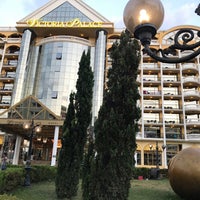 Photo taken at Victoria Palace Hotel Sunny Beach by Fatmagül Ö. on 6/27/2019