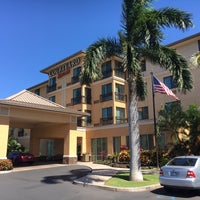 Photo taken at Courtyard by Marriott Maui Kahului Airport by Irma B. on 4/7/2017
