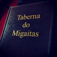 รูปภาพถ่ายที่ Taberna do Migaitas โดย André L. เมื่อ 11/16/2013