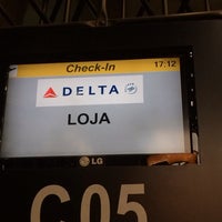 Photo taken at Check-in Delta Airlines by Manoel F. on 5/5/2014