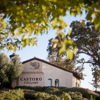 รูปภาพถ่ายที่ Castoro Cellars โดย Castoro Cellars เมื่อ 1/24/2014