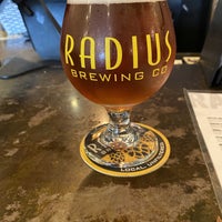 Foto diambil di Radius Brewing Company oleh Thomas B. pada 5/19/2022