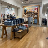 Photo taken at American Eagle Store by Adriana R. on 8/30/2021