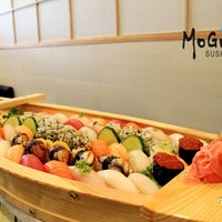 11/21/2014 tarihinde Mogu Sushiziyaretçi tarafından Mogu Sushi'de çekilen fotoğraf