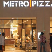 รูปภาพถ่ายที่ Metro Pizza โดย Metro Pizza เมื่อ 9/18/2013