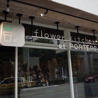 Photo taken at Flower Kitchen of Porters ROPPONGI by Ryutaro O. on 10/24/2013