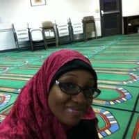 Photo taken at Masjid Elfarouq by Fatimah T. on 4/20/2012