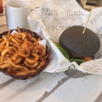 1/10/2014에 Matthew B.님이 The Burger Factory에서 찍은 사진