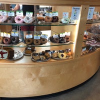 Photo taken at Top Pot Doughnuts by Petr E. on 8/4/2018