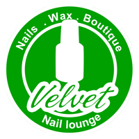 8/13/2014 tarihinde Velvet Nail Loungeziyaretçi tarafından Velvet Nail Lounge'de çekilen fotoğraf