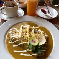 รูปภาพถ่ายที่ Gusto Cuernavaca Hotel&amp;amp;Restaurante โดย Jorge T. เมื่อ 3/7/2020