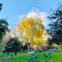 Photo taken at Bloomsbury Square by Greice S. on 11/22/2022