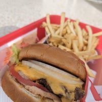 Photo taken at In-N-Out Burger by Weiye L. on 6/12/2023