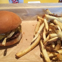 Photo taken at MOOYAH Burgers, Fries &amp;amp; Shakes by Stephanie O. on 11/1/2015