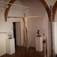Foto tirada no(a) iSculpture Gallery - San Gimignano por iSculpture Gallery - San Gimignano em 2/1/2017