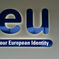 รูปภาพถ่ายที่ EURid, the home of .EU โดย Helena S. เมื่อ 9/20/2013