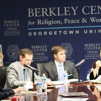 9/19/2013 tarihinde Berkley Center for Religion, Peace &amp;amp; World Affairsziyaretçi tarafından Berkley Center for Religion, Peace &amp;amp; World Affairs'de çekilen fotoğraf