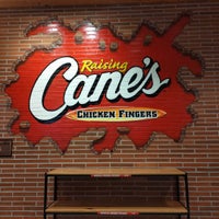 Foto tomada en Raising Cane&amp;#39;s Chicken Fingers  por John Christian H. el 1/16/2023