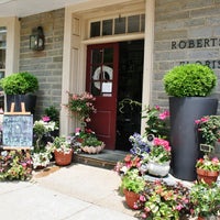 รูปภาพถ่ายที่ Robertson&amp;#39;s Flowers &amp;amp; Events โดย Robertson&amp;#39;s Flowers &amp;amp; Events เมื่อ 9/19/2013
