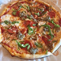 8/19/2017 tarihinde David I.ziyaretçi tarafından Blaze Pizza'de çekilen fotoğraf