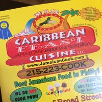 Das Foto wurde bei Caribbean Feast Cuisine von Lee B. am 5/24/2014 aufgenommen