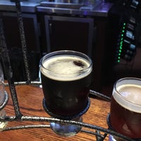 Снимок сделан в Humperdinks Restaurant &amp;amp; Brewpub - Greenville пользователем Heath A. 10/19/2018