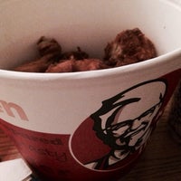3/9/2014 tarihinde Ryan R.ziyaretçi tarafından KFC'de çekilen fotoğraf