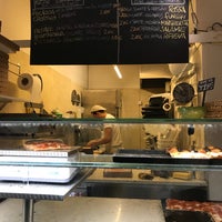 Foto diambil di La Pizza Di Nanna oleh Pedro F. pada 9/7/2018