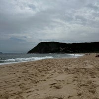 Photo taken at Praia de Itacoatiara by Felippe D. on 1/28/2024