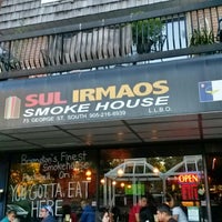 รูปภาพถ่ายที่ Sul Irmaos Smoke House โดย She-Travels .. เมื่อ 9/26/2014