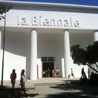 Das Foto wurde bei Giardini della Biennale von Romain B. am 8/14/2013 aufgenommen