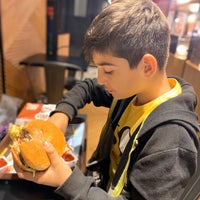Photo taken at Burger King by Belkız (Egemen Elektronik Güvenlik) Ç. on 11/15/2019