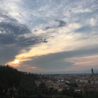 Foto scattata a Piazzale Michelangelo da Benek il 8/23/2018