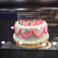 4/24/2019에 Retna S.님이 Tiffany&amp;#39;s Bakery에서 찍은 사진