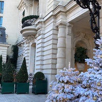 Photo taken at Shangri-La Hotel Paris by Loli... ا. on 12/17/2023