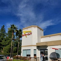 Photo taken at In-N-Out Burger by Jeremiah S. on 1/31/2020