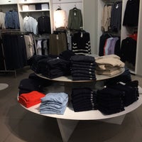 Photo taken at H&amp;amp;M by Laurence J. on 1/10/2018