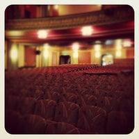 Foto tirada no(a) The Fox Theater por Alan W. em 11/7/2012