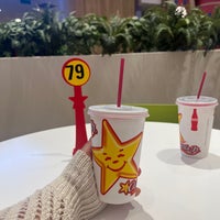 Photo taken at Carl&amp;#39;s Jr. by Merve T. on 5/9/2023