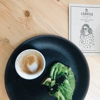 Foto tirada no(a) Fabrica Coffee Roasters por al p. em 9/25/2019