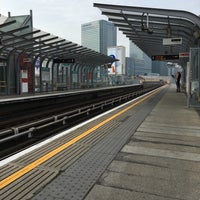 Photo taken at Blackwall DLR Station by 🧧 on 10/27/2015