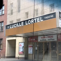 รูปภาพถ่ายที่ Lucille Lortel Theatre โดย Kevin K. เมื่อ 5/19/2017
