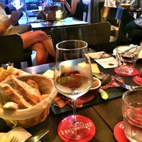 5/24/2016 tarihinde mickey c.ziyaretçi tarafından Ô BATIGNOLLES Wine Bar'de çekilen fotoğraf