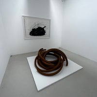 Photo taken at Galerie Perrotin by Jan C. on 4/1/2023