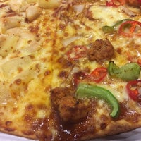 Photo taken at Domino&amp;#39;s Pizza by Sirin P. on 9/9/2016