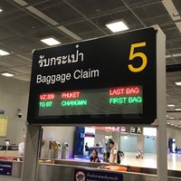 Photo taken at Baggage Claim 5 by Sirin P. on 11/5/2017
